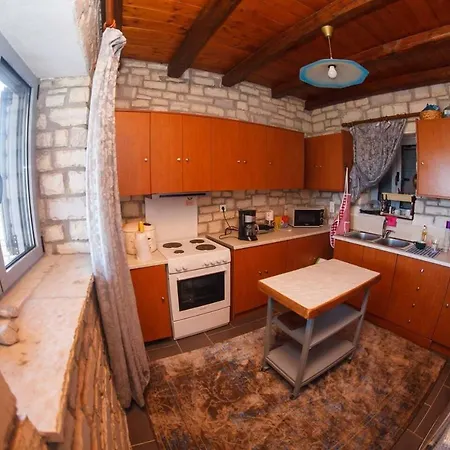 Willa Charming Stone Maisonettes Ejo