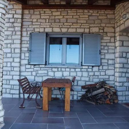 Villa Charming Stone Maisonettes *